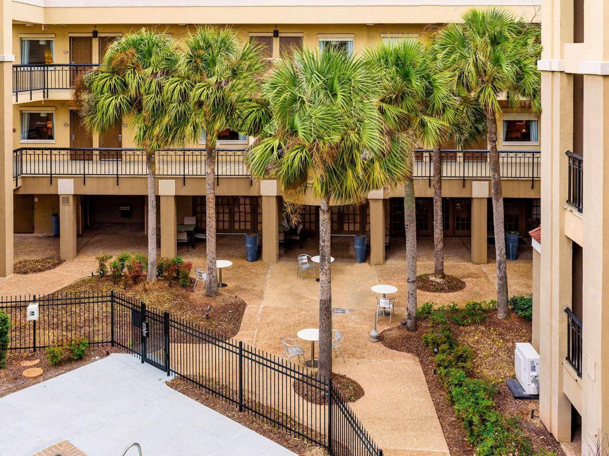 Comfort Suites Baton Rouge South I-10 Inniswold Exterior foto