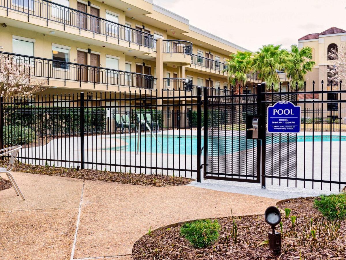 Comfort Suites Baton Rouge South I-10 Inniswold Exterior foto