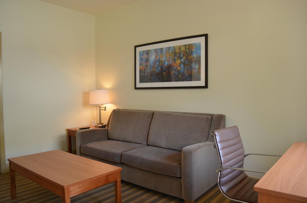Comfort Suites Baton Rouge South I-10 Inniswold Exterior foto